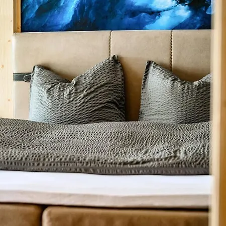 Luxurioese Seelage *